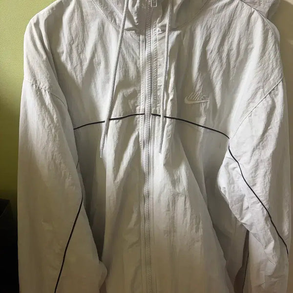 [BUNJANG] Nike Windbreaker Jacket - Medium / 나이키 바람막이 M