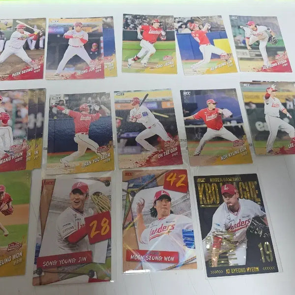 [BUNJANG] 2025 KBO SSG Landers Baseball Cards Bundle Set / 2025 kbo ssg 카드 포카 조병현 문승원 송영진 홀로 퍼즐 골드