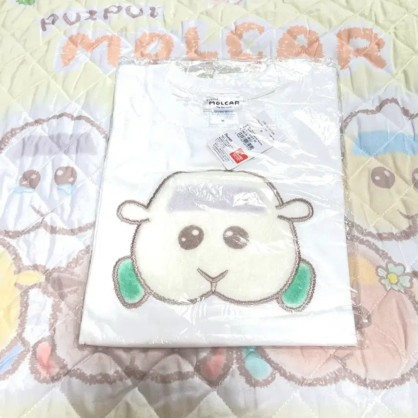 [BUNJANG] Morucca x Sanrio Collaboration Shiro mo T-shirt (Size M) / 뿌이뿌이 모루카 X 산리오 콜라보 시로모 티셔츠 M 사이즈 신품(희귀)