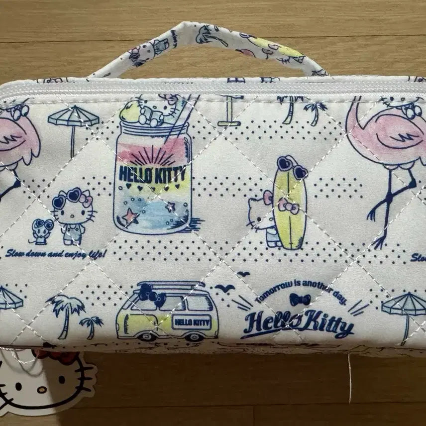 [BUNJANG] Hello Kitty Makeup Pouch Cosmetic Bag / 헬로키티 화장품 파우치 새상품