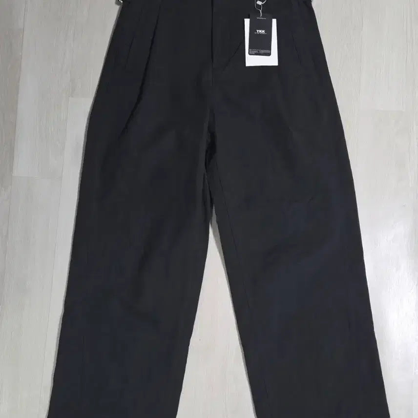 [BUNJANG] Fabregas Clip One-Tuck Curved Pants Black / (착샷) 파브레가 클립스 원턱 커브드 팬츠