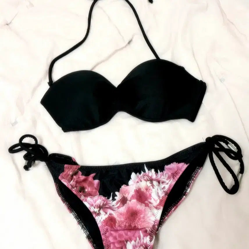 [BUNJANG] Rady Black Pink Flower Bikini Set / 라디 Rady 블랙 핑크 플라워 비키니 일브 빈티지 갸루깔