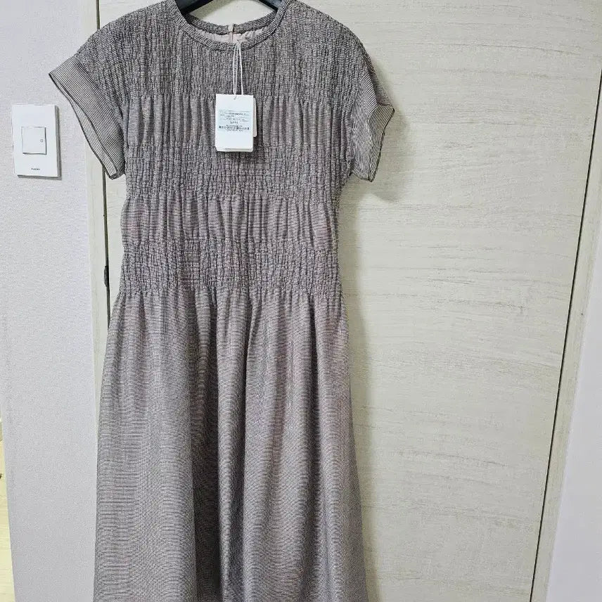[BUNJANG] SJSJ 2026 Spring Collection One-Piece Dress Size 44 / SJSJ 2026년 신상 원피스(44사이즈)
