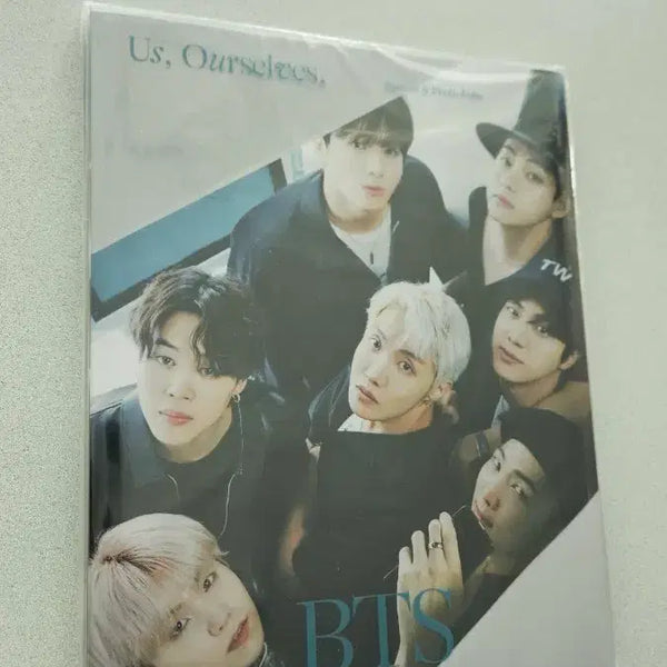 [BUNJANG] BTS 'Us, Ourselves.' Photobook / (택포) BTS 화보집