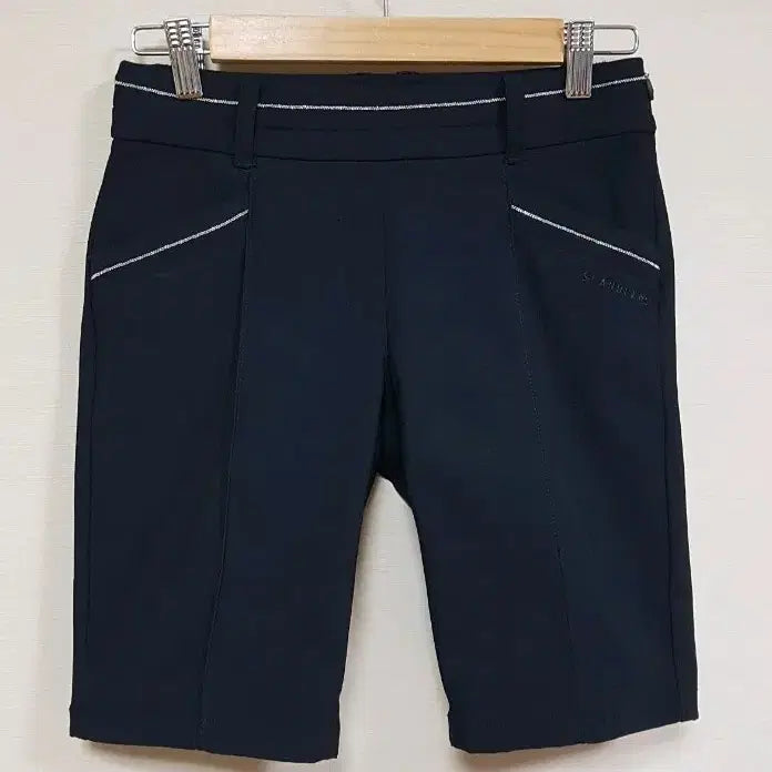 [BUNJANG] Saint Andrews Women's Taping Pintuck Shorts / 세인트앤드류스 여성 테이핑 핀턱 반바지