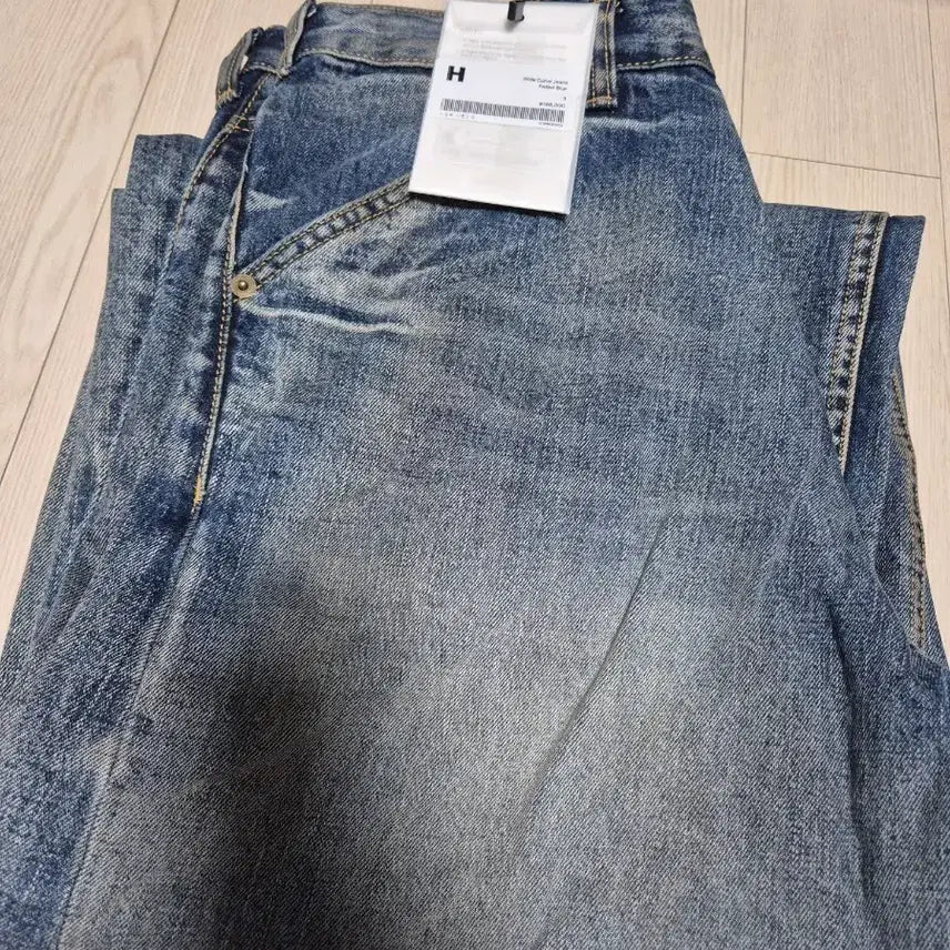 [BUNJANG] HAECHING ROOM Wide Curve Jeans - Faded Blue / 해칭룸 와이드커브진 페이디드 블루 3사