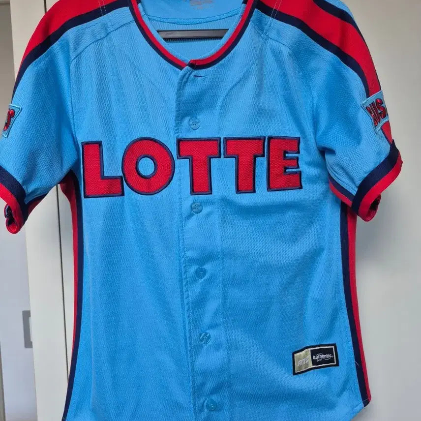 [BUNJANG] Lotte Giants Old Uniform Kim Won-jung Player Marked Size 100 / 롯데자이언츠 올드 유니폼 100사이즈 김원중 선수 마킹 판매합니다