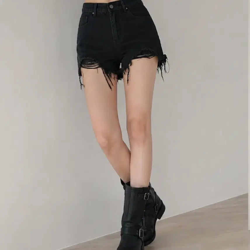[BUNJANG] Black Scratch Hot Shorts / @허얇엉큰핏 워터밤강추@블랙 스크레치 숏팬츠 핫팬츠