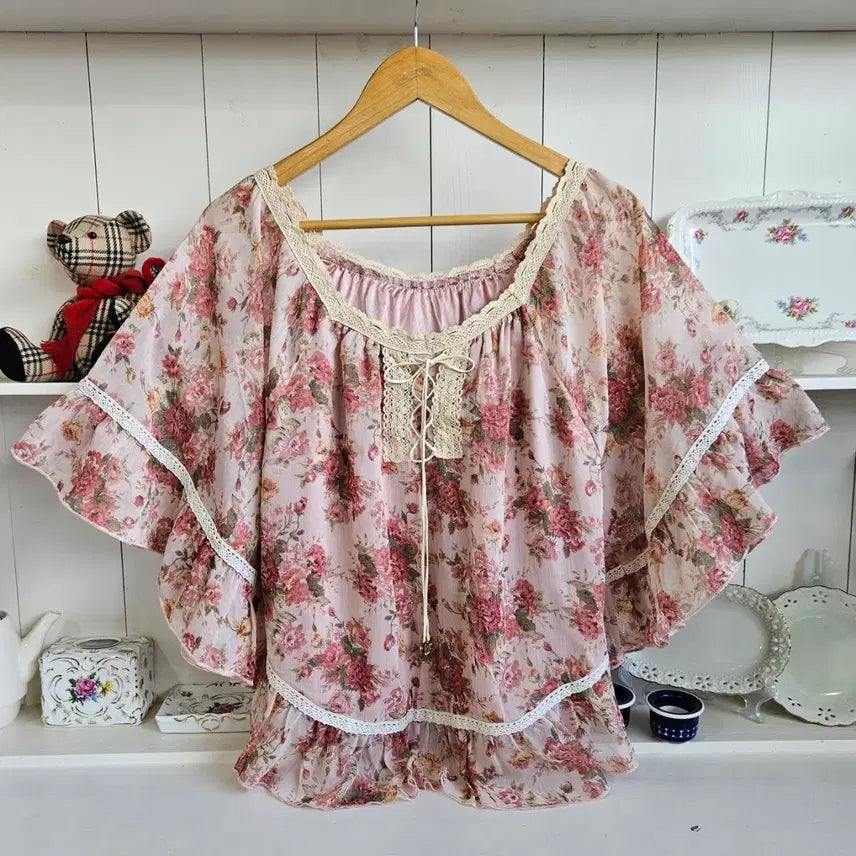 [BUNJANG] Pink Mix Flower Lace Frill Cape Blouse / Pink Mix 플라워 레이스 프릴 케이프형블라우스