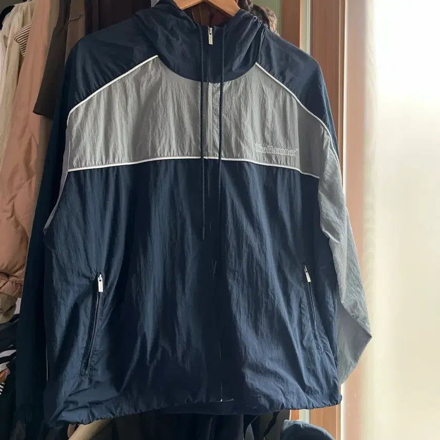 [BUNJANG] The Barnnet Windbreaker S Navy / (1회착) the barnnet 더바넷 윈드 바람막이s