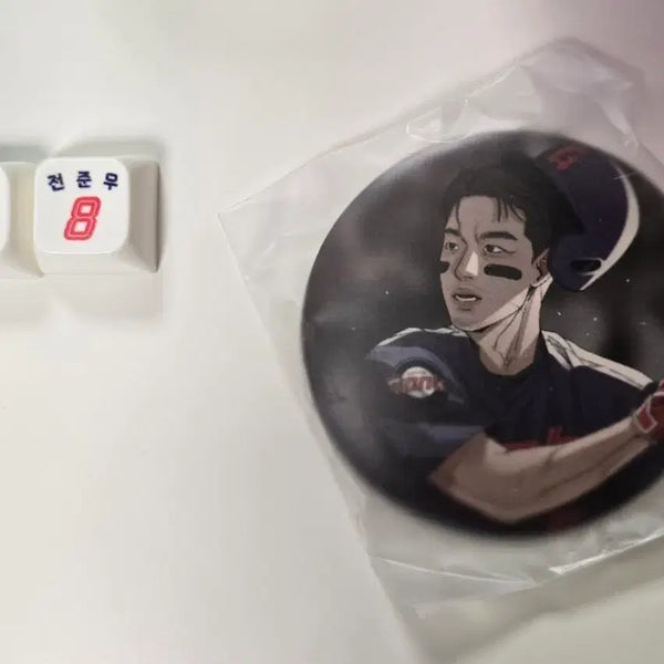 [BUNJANG] Lotte Giants Jun-Woo Jeon Hand Mirror Keychain & Keycap Bundle Set / 롯데자이언츠 손거울 키링, 키캡 _ 전준우 일괄