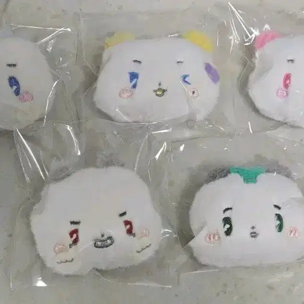 [BUNJANG] PLAVE MMMM Brooch Bundle Set / 플레이브 MMMM 브로치 일괄