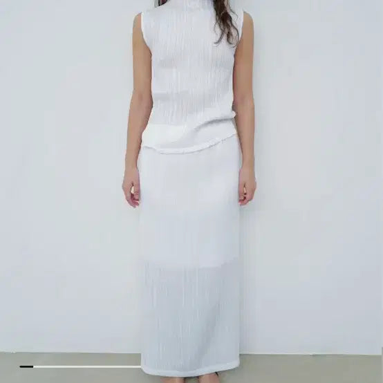 [BUNJANG] Le17septembre Pleated Sleeveless Top White / 르셉템버 플리츠 민소매 탑 화이트