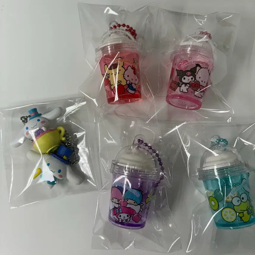 [BUNJANG] Sanrio Frappuccino Charm Gacha Bundle Set / [일괄] 산리오 프라푸치노 키링 가챠 시나모롤 키티 쿠로미 폼폼푸린
