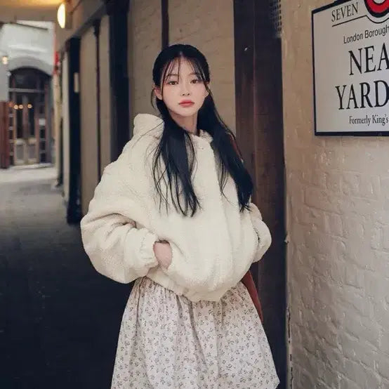 [BUNJANG] MilkCocoa Ivory Fleece Jumper & Flower Skirt Set / 밀크코코아 아이보리 양털 점퍼 플라워스커트 세트