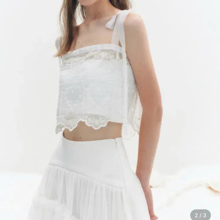 [BUNJANG] Thetis Lace Ribbon Sleeveless Top / Thetis 더티스 레이스 리본 슬리브리스