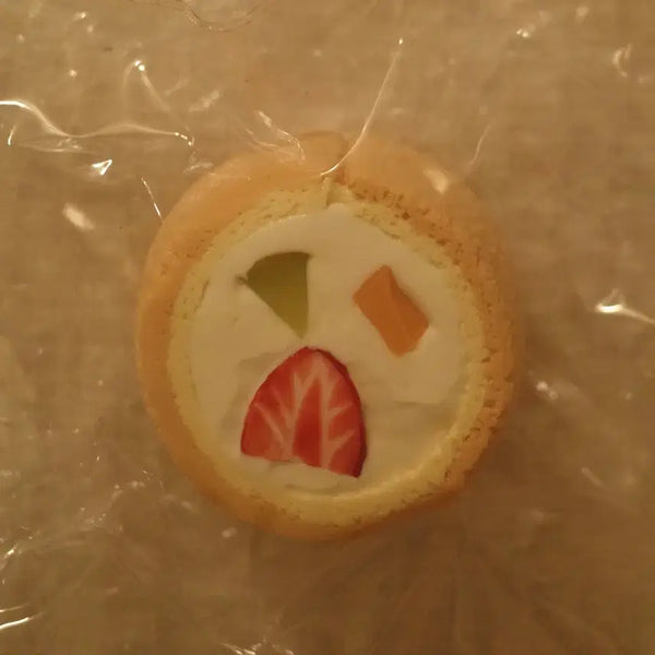 [BUNJANG] Candy Cute Rolled Cake Squishy Toy / Candy cute 후르츠 롤케이크 말랑이