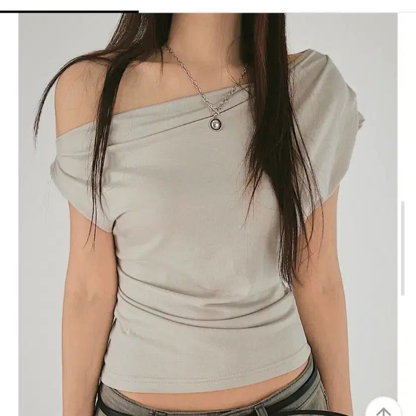 [BUNJANG] One-shoulder Short-sleeve Asymmetrical T-shirt Black / 원오프숄더 반팔 언발티 블랙