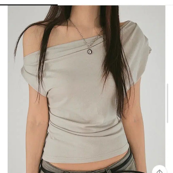 [BUNJANG] One-shoulder Short-sleeve Asymmetrical T-shirt Black / 원오프숄더 반팔 언발티 블랙