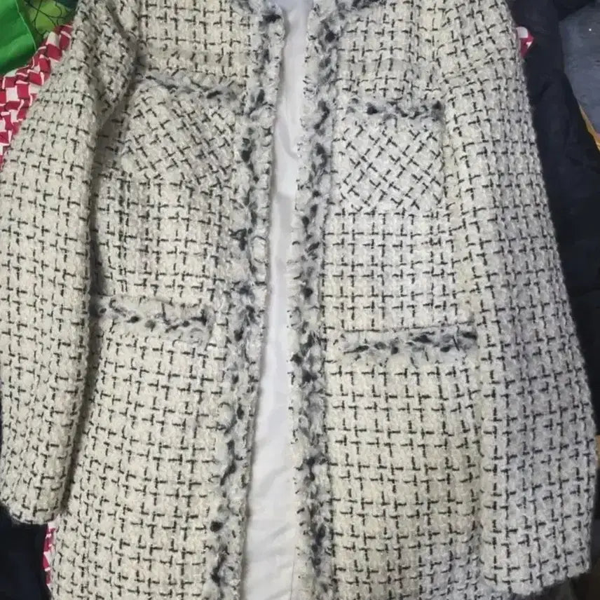[BUNJANG] Tweed Cropped Jacket (Ivory/Black) / 트위드 자켓  아이보리 블랙 55  마른 66가능해요  상태좋아요