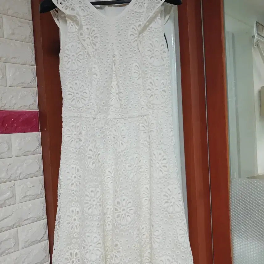 [BUNJANG] Ivory Lace Embroidered Dress / 원피스 자수 블라우스