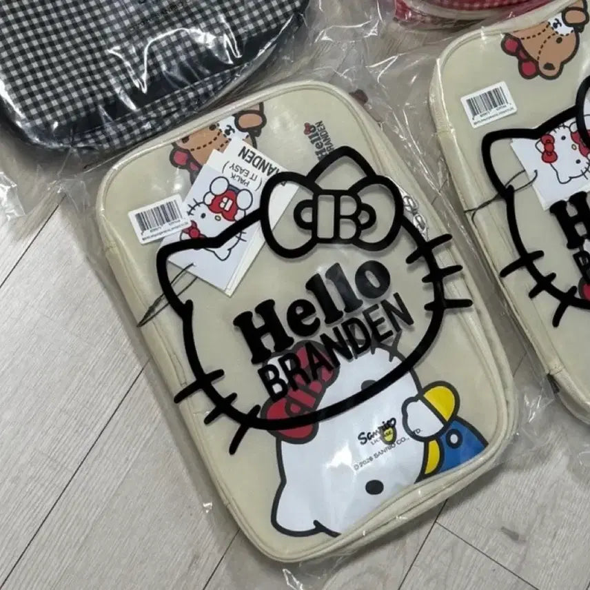 [BUNJANG] Hello Kitty Brandon Travel Compression Pouch S (Sealed) / [미개봉] 헬로키티 브랜든 여행 압축 파우치 S