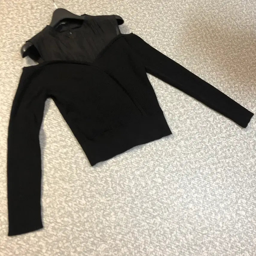 [BUNJANG] System Object 24SS Black See-through Cut-out Ribbed Knit Top / 한섬 오브제 24년 블랙 시스루 컷아웃 골지 니트 검정 트임
