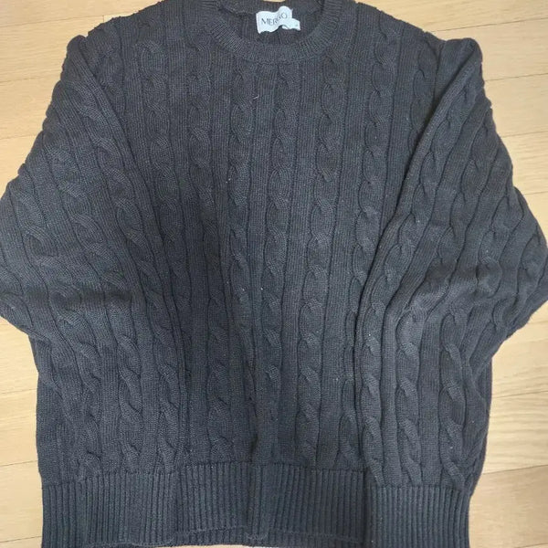 [BUNJANG] Kkang Meleugo Knit - Size L (Set of 4) / 깡 메르고 니트 L 팝니다(총 4장)
