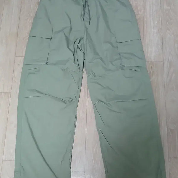 [BUNJANG] Code Gráfy Nylon Parachute Pants Light Khaki M / (새제품) 무신사 코드그라피 M 라이트카키 나일론 파라슈트 팬츠
