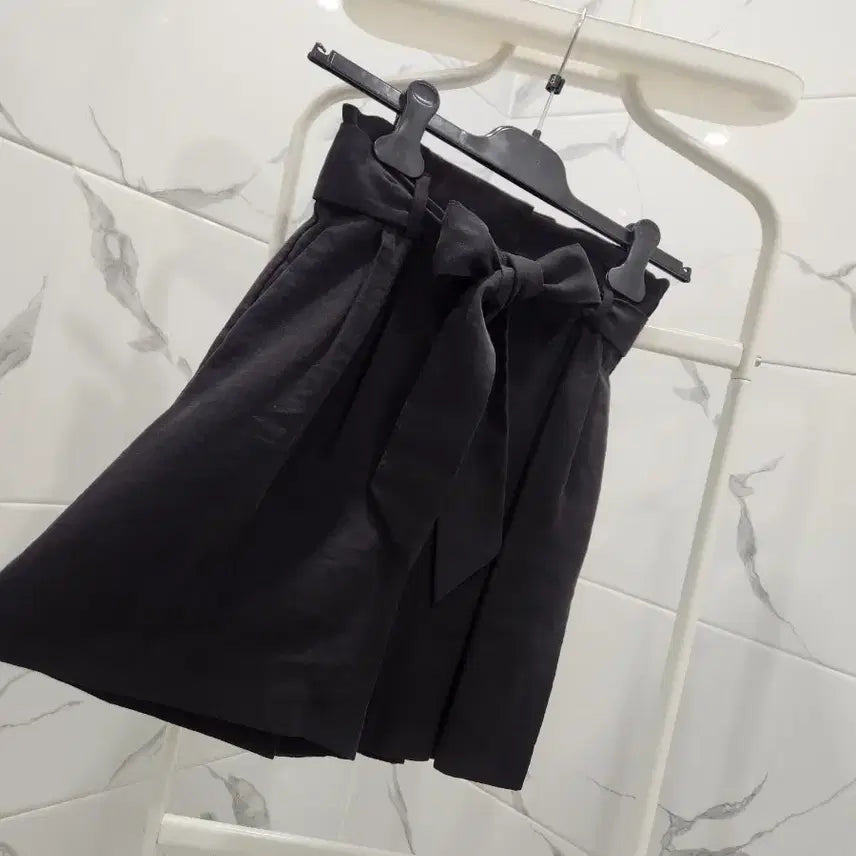 [BUNJANG] H&M Black High-Waist Banding Shorts XS / XS)H&M 블랙  하이웨스트 밴딩반바지