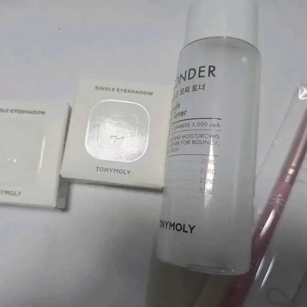 [BUNJANG] Tonymoly Single Eyeshadow Set with Mochi Toner & Brush / 토니모리 싱글 아이섀도우 2개 + 모찌 토너 + 브러쉬