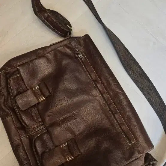 [BUNJANG] Levi's Men's Vintage Leather Messenger Bag / 리바이스 남성 크로스 서류가방 메신져백 빈티지 정품