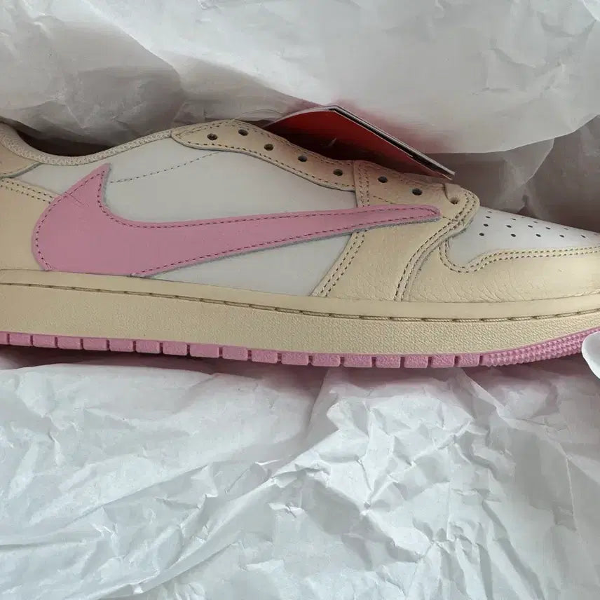 [BUNJANG] Air Jordan 1 Retro Low OG SP Travis Scott 'Mocha' Sneakers (US 9.5) / 조던1 트래비스 스캇 레트로 로우 OG SP 모슬린 샤이 핑크