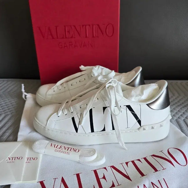 [BUNJANG] Valentino Studded Low-Top Sneakers / 발렌티노 스니커즈