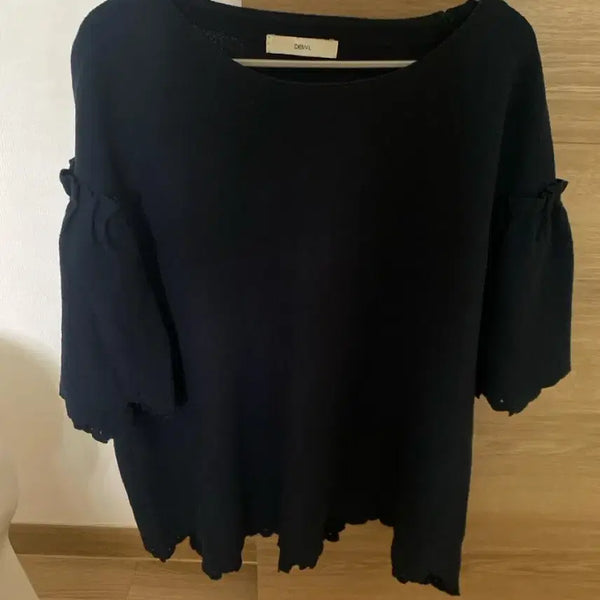 [BUNJANG] DEWL Frill Punching Short Sleeve Knit / 듀엘 프릴 펀칭 반팔니트