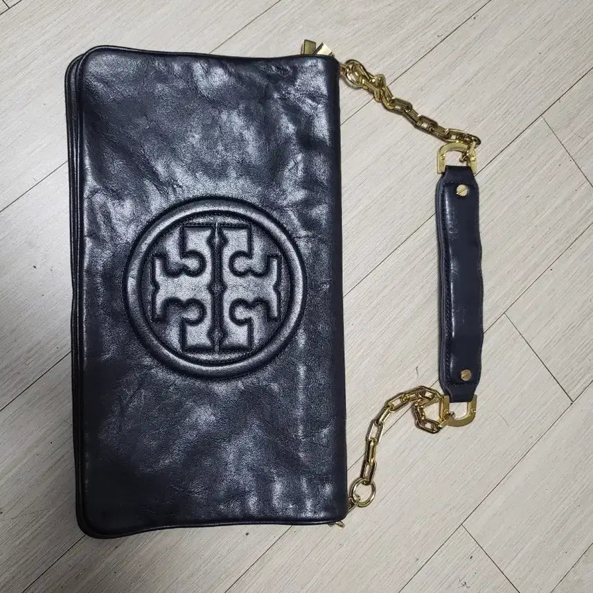 [BUNJANG] Tory Burch Black Leather Gold Logo Clutch Bag / 토리버치 고급가죽  블랙 금장 로고 가죽 클러치백