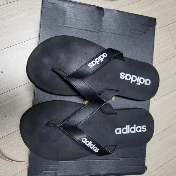 [BUNJANG] Adidas Adilette Comfort Slides Black 255mm / 아디다스 쪼리 샌들 블랙 255mm 상태매우좋음