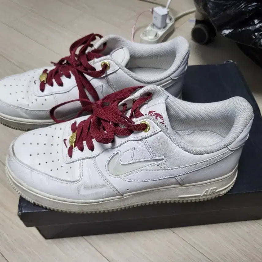 [BUNJANG] Nike Air Force 1 White/Wine Lace Sneakers (255mm) / 나이키 에어포스1 흰색 와인색끈 255mm 상태매우좋음
