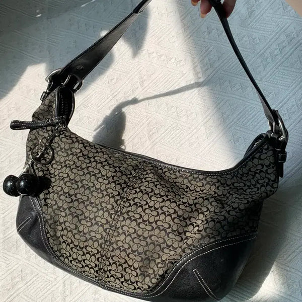 [BUNJANG] Coach Signature Hobo Shoulder Bag / Coach 시그니처 블랙 호보 숄더백