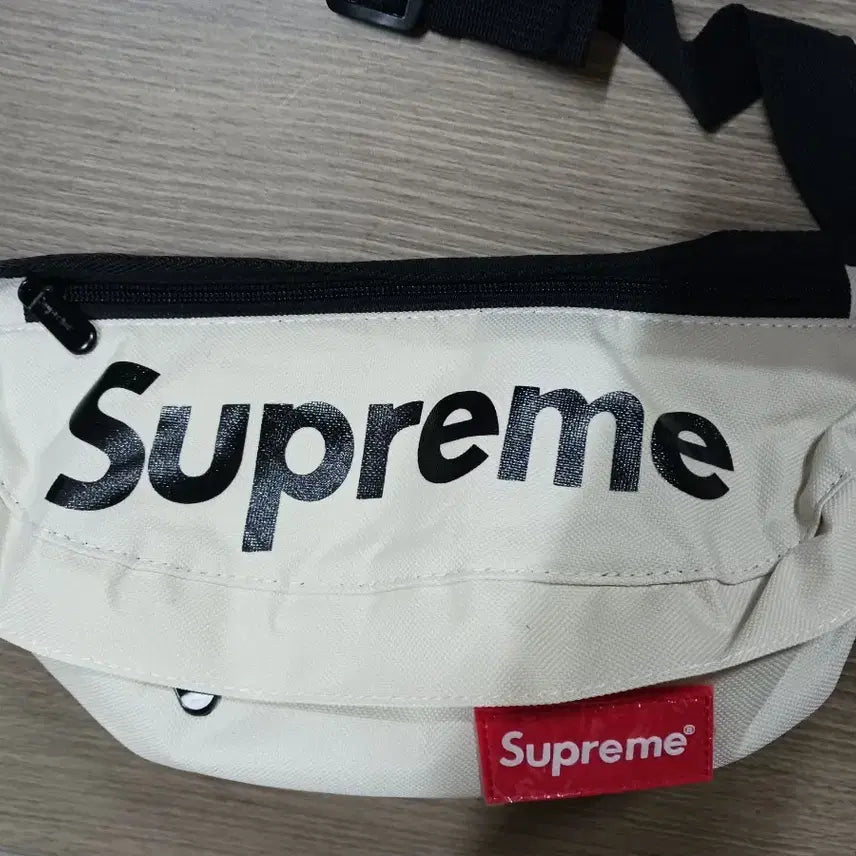 [BUNJANG] Supreme Waist Bag (Ivory) / 슈프림 가방 새제품