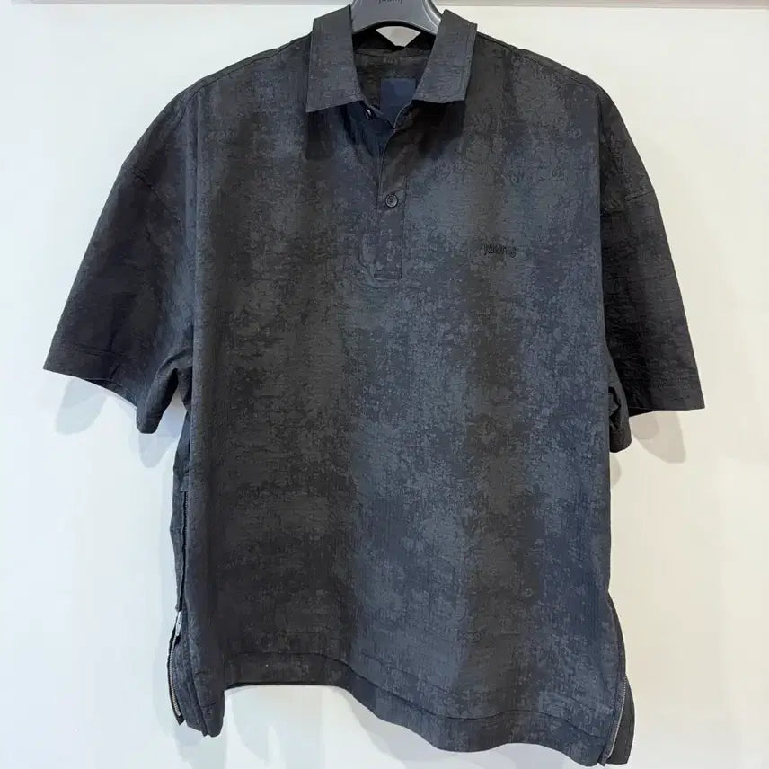 [BUNJANG] Juun.J 25SS Black Painting Polo Short Sleeve T-Shirt - Size M / 준지 25ss 블랙 페인팅 폴로 숏슬리브 M사이즈