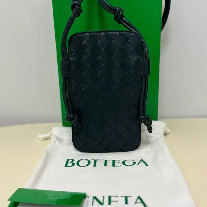 [BUNJANG] Bottega Veneta Phone Holder Bag - Unused Authentic / (미사용 새상품) / (정품) 보테가 폰홀더백 - 정가 150업