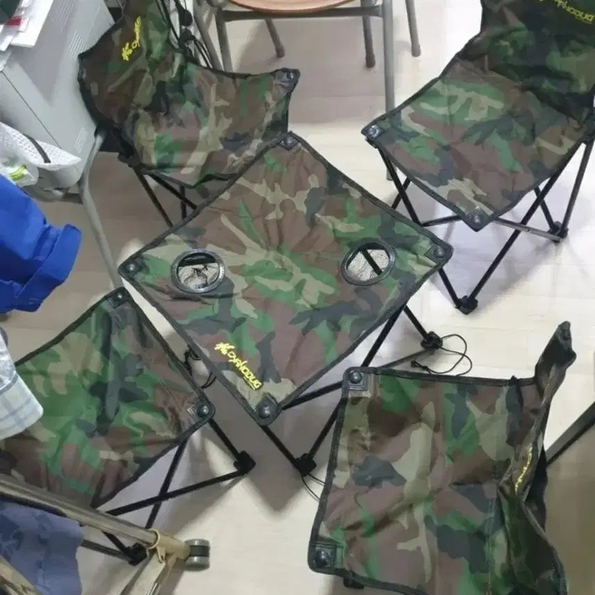 [BUNJANG] CHANO DUG 4-Person Camping Military Table and Chair Set / CHANO DUG 4인용 캠핑 밀리터리 테이블.의자세트