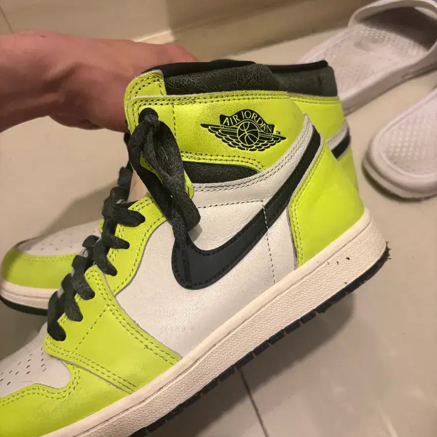[BUNJANG] Air Jordan 1 Retro Volt / 조던 1 레트로 볼트