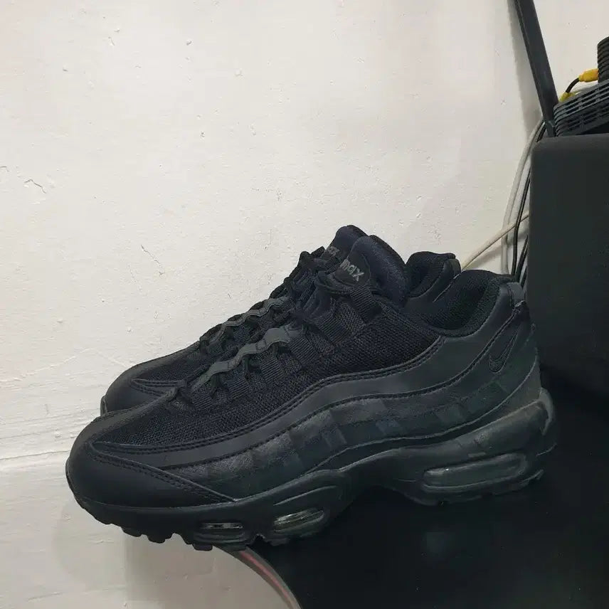 [BUNJANG] Nike Air Max 95 All Black (255mm) / 나이키 에어맥스 95 올블랙 255