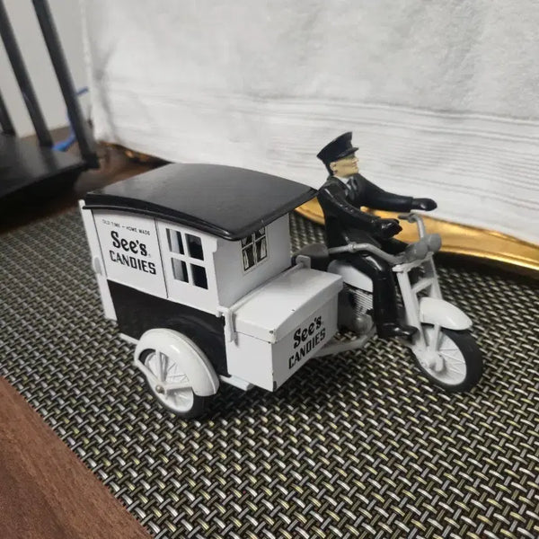 [BUNJANG] See's Candies 1991 Vintage Tricycle Delivery Motorcycle Diecast Figurine / See's Candies  빈티지 (1991) 삼륜 오토바이 피규어