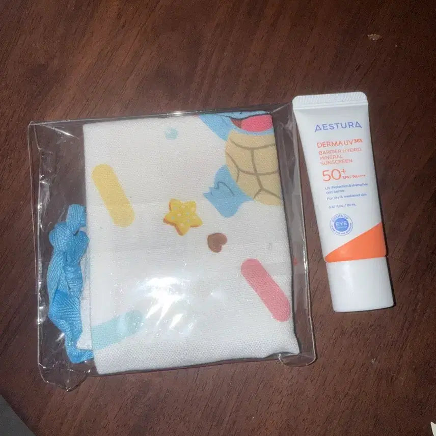 [BUNJANG] Kkuneen Kkobugi Pouch + ASTRA Sun Cream 20ml / 크런틴 꼬부기 파우치 + 에스트라 선크림 20ml