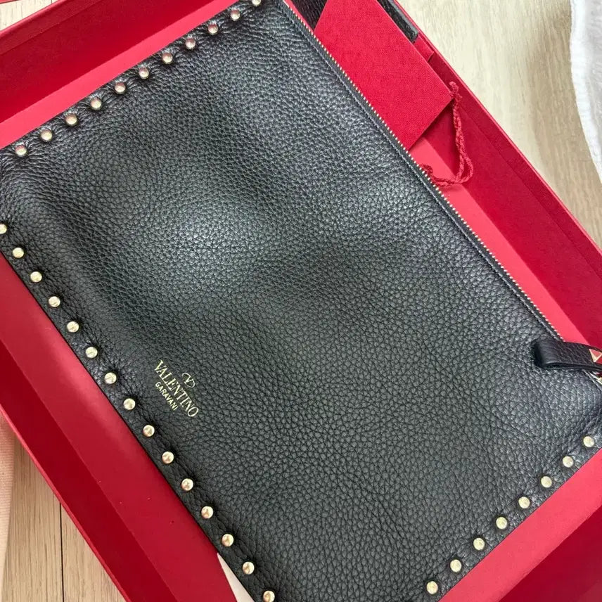 [BUNJANG] Valentino Rockstud Clutch Black / 발렌티노 클러치
