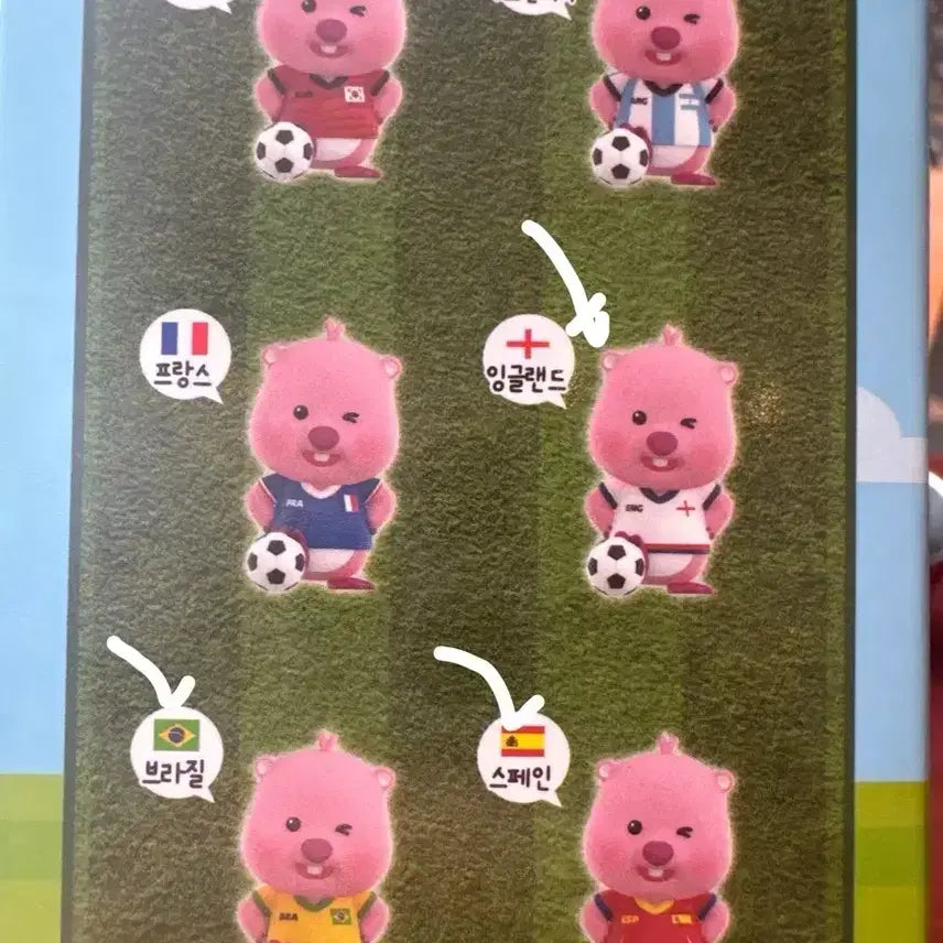 [BUNJANG] Pororo and Zanmang Luppy Soccer Figures Bundle Set (4 pieces) / 뽀로로 잔망루피 축구 피규어 4개 브라질/아르헨티나/스페인/잉글랜드 일괄