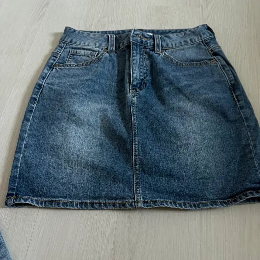 [BUNJANG] Guess Blue Denim Midi Skirt / 게스 청색 데님 스커트